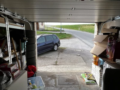 Garage mit automatischem Tor