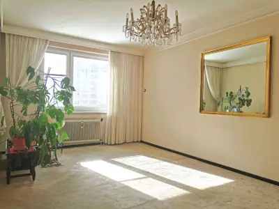 3 - Zimmer Eigentumswohnung mit Essplatz  in Gudrunstraße zu verkaufen, sanierungsbedürftig!